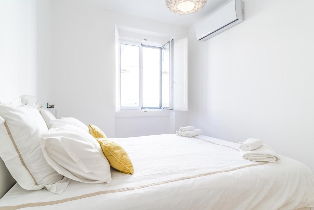 The Light House Apartment Nazare Exterior photo